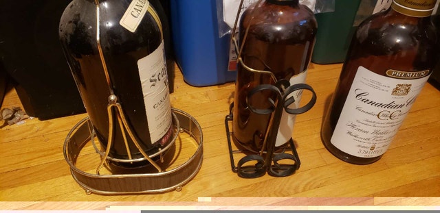 SEAGRAM'S V. O. CANADIAN WHISKY BOTTLE 1970 WITH TILT - photo 5