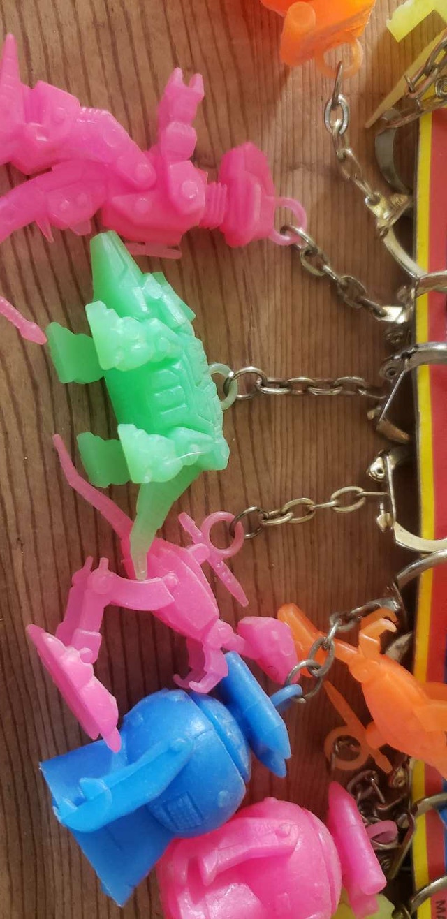 12 New Vintage Keyring Dayglow DINOSAURES Keychain Hong Kong - photo 3