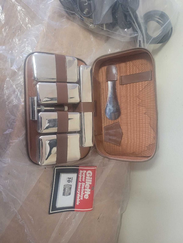 Vintage Mens Travel Grooming Kit Vanity Set Leather Case