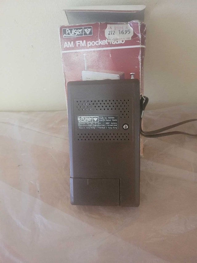 PULSER VINTAGE POCKET AM FM BATTERY OPERATED RADIO - photo 3
