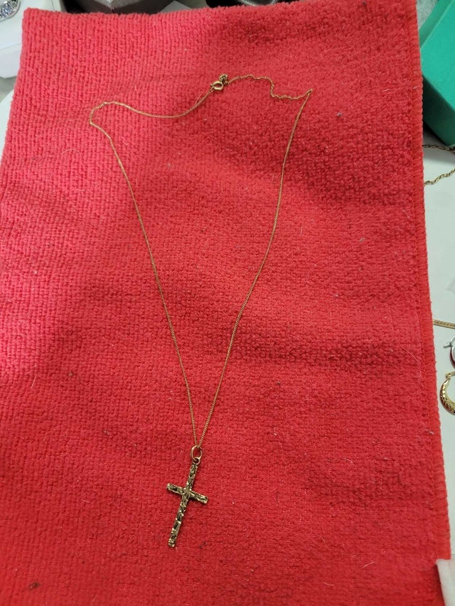 18 inches 14 kt Gold chain 10 kt Gold ✝️ Cross - photo 5