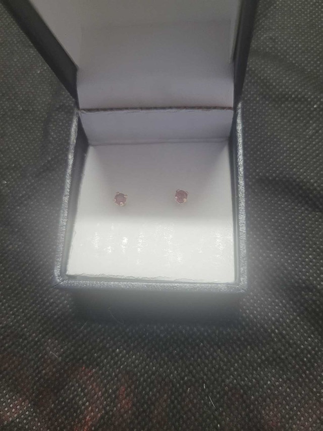 10 kt Yellow Gold Pair .5 Ruby Earrings Set - photo 2