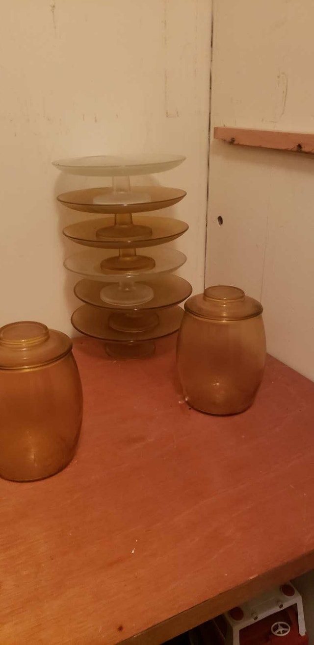Vintage 6 Amber glass cake plate 2 glass cookies jar