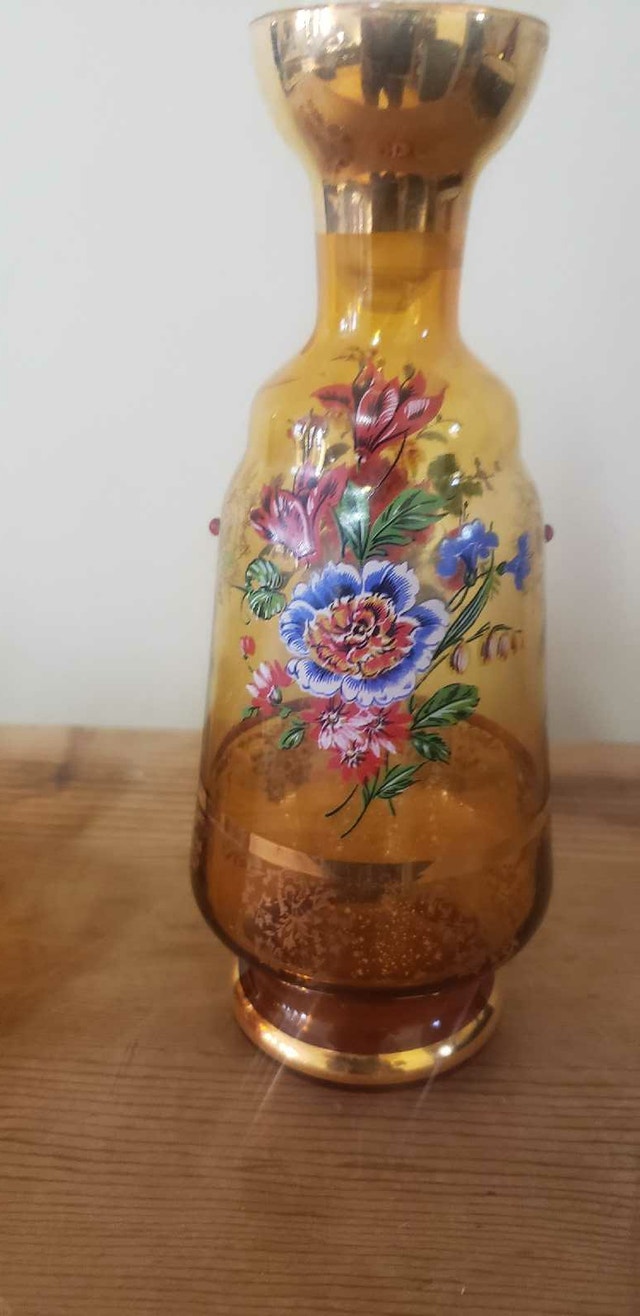 This vintage Venetian-style decanter s - photo 2
