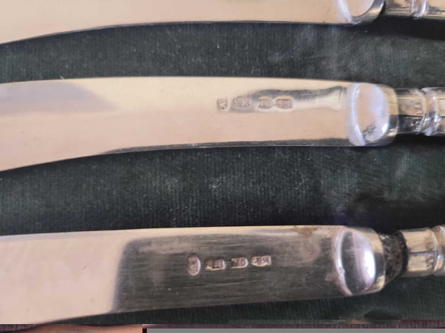 ANTIQUE 6 Butter Knife Set original Case - photo 2
