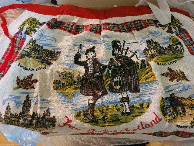 2 x Vintage New Cooking Apron England Christmas Baking Cardinal - photo 2