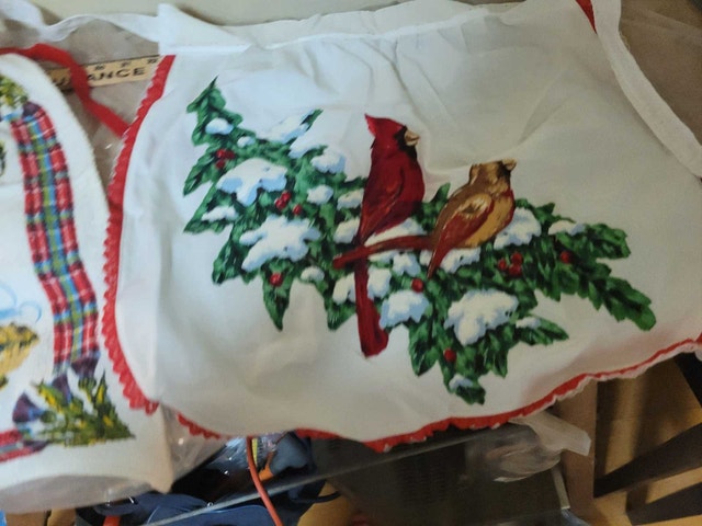 2 x Vintage New Cooking Apron England Christmas Baking Cardinal - photo 4