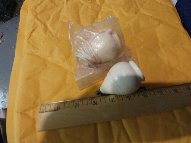 2 NEW VINTAGE ROYAL SPINNER WOOD SPINNER - photo 3