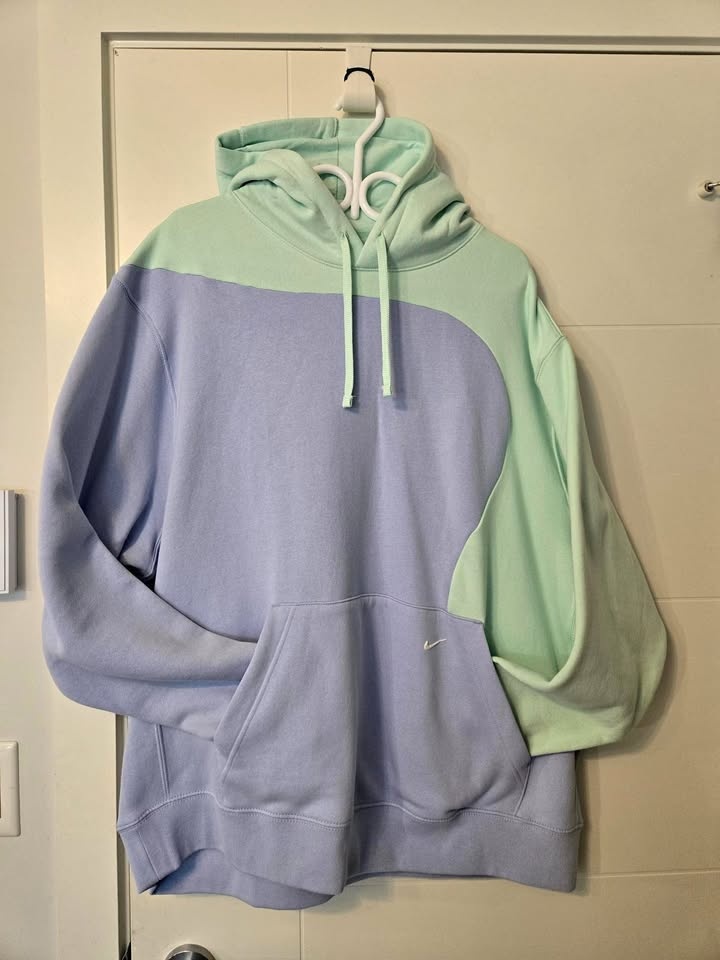 BNWOT Mens XXL Hoodie