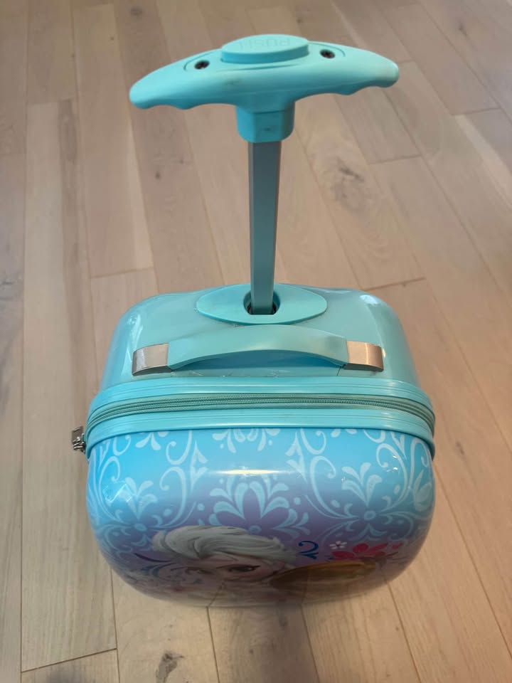 Disney Frozen Kids’ Rolling Suitcase - photo 5