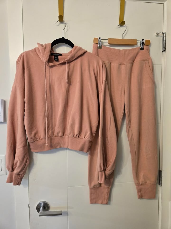 Womens Lounge Set Lot SMALL - photo 3