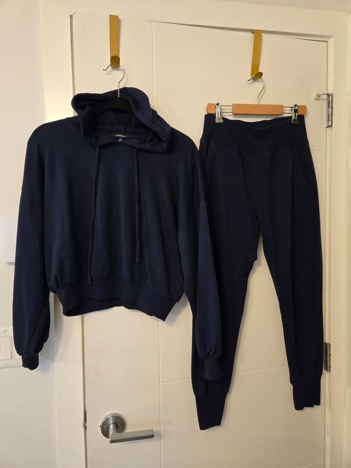 Womens Lounge Set Lot SMALL - photo 5