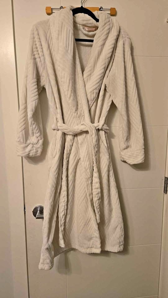 Womens plush robe size m
