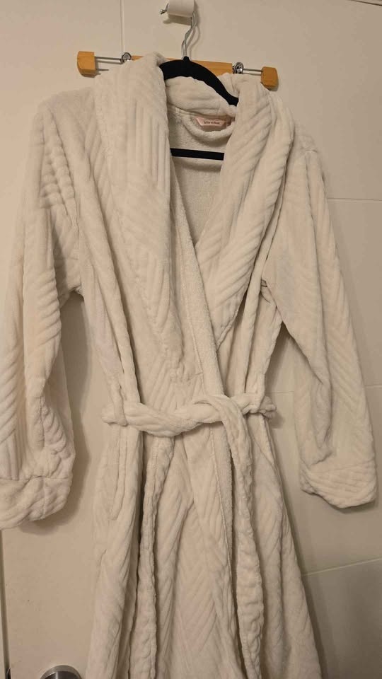 Womens plush robe size m - photo 2
