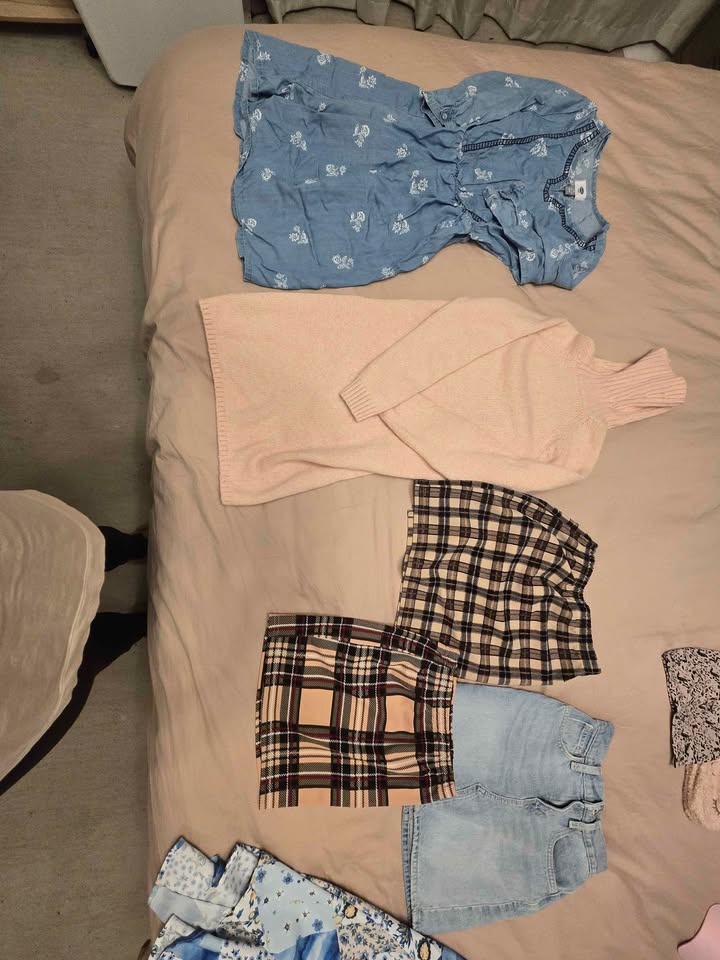 Girls clothing lot Sizes 6-8 - photo 3