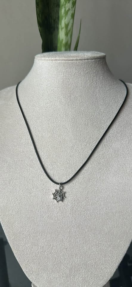 Snake & sword necklace - photo 4