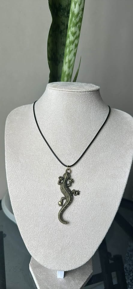 Reptilian Charm Necklace - photo 2