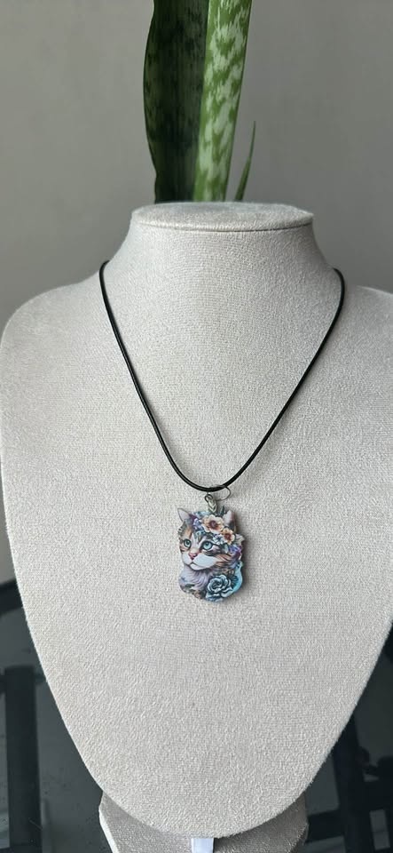 Whimsical Flower Crown Cat Necklace - photo 2
