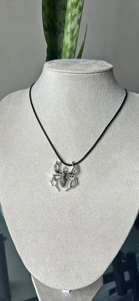 Eight-Legged Elegance Necklace