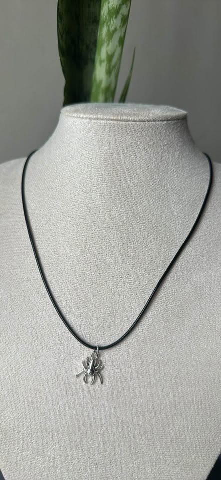 Eight-Legged Elegance Necklace - photo 3