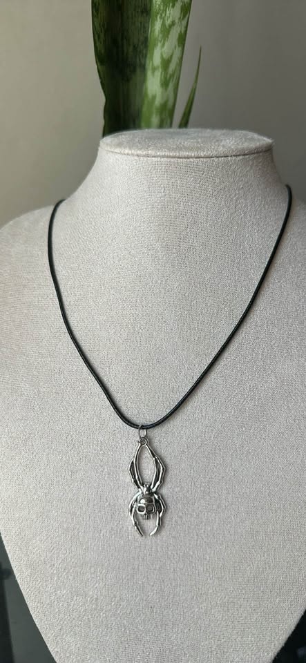Eight-Legged Elegance Necklace - photo 5