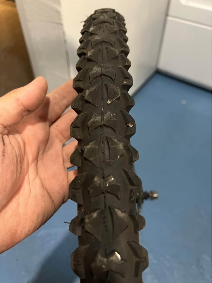 Bike front wheel 26x1.95 - photo 2