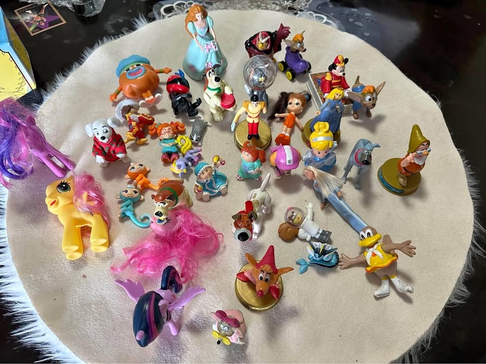 Assorted figurines