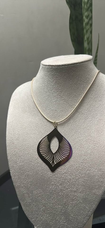 Teardrop rainbow necklace - photo 3
