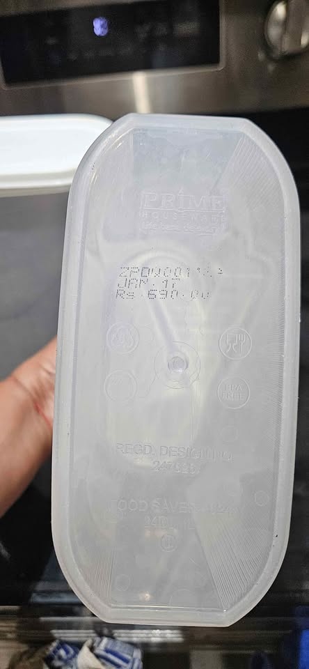 Set of White Plastic Containers - 2 - photo 5