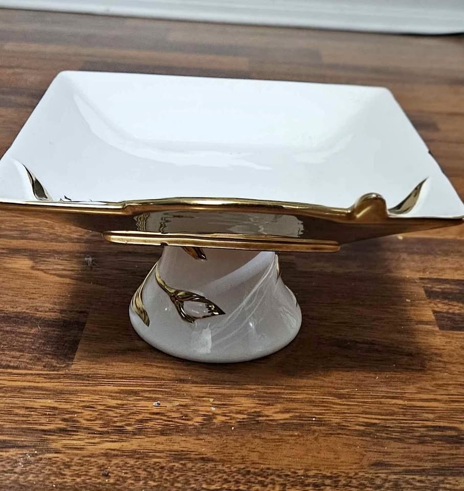 White Ceramic Cake Stand with Gold Trim on Pedestal Base