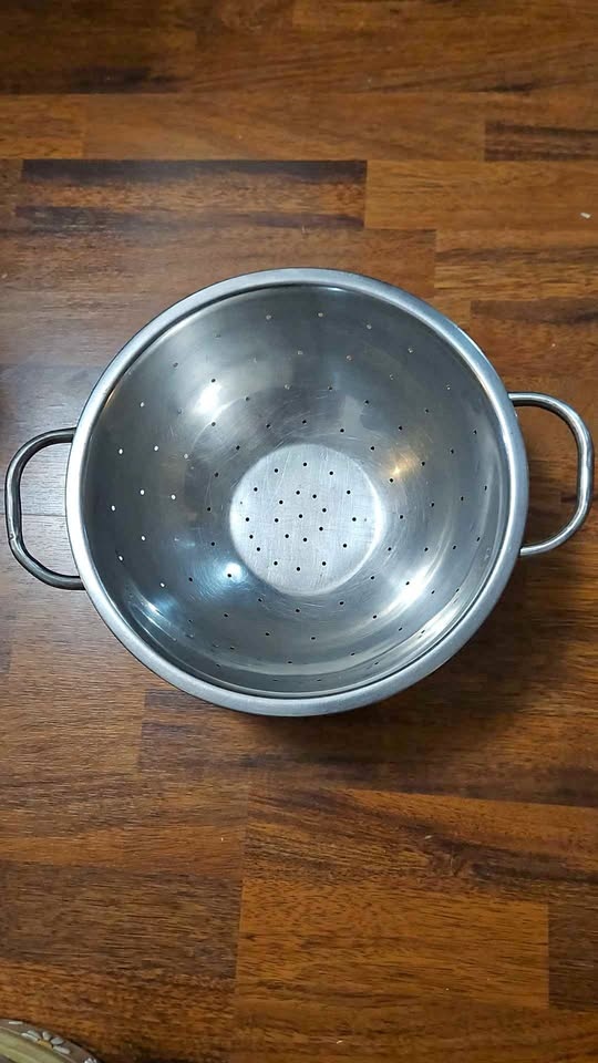 Stainless Steel Colander 11"