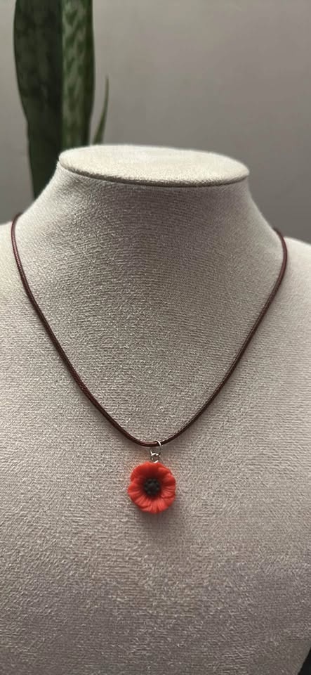 Cute poppy flower - photo 2