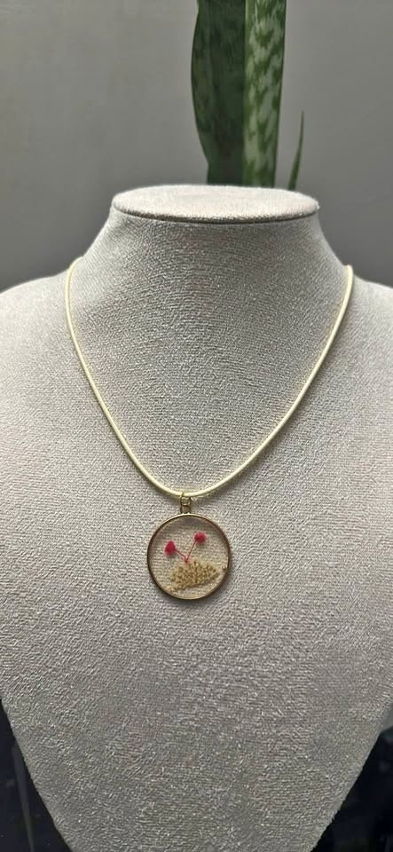 Floral pressed necklace