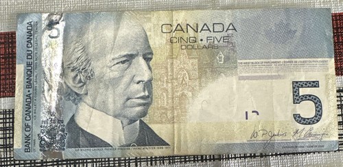 5 Canada dollar bill 2006