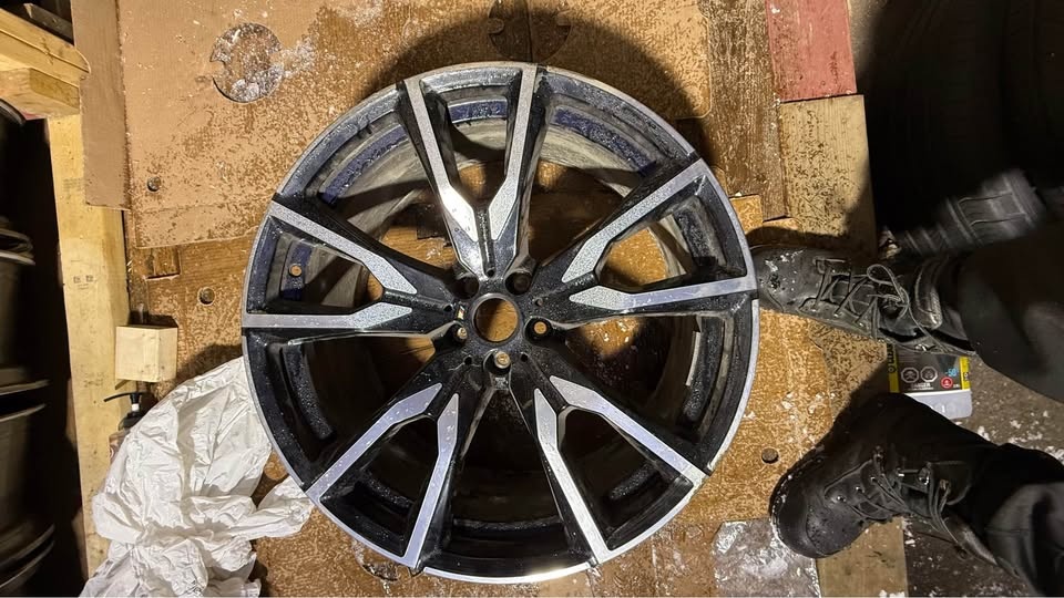 22 inch BMW X7 2025 rims - photo 4
