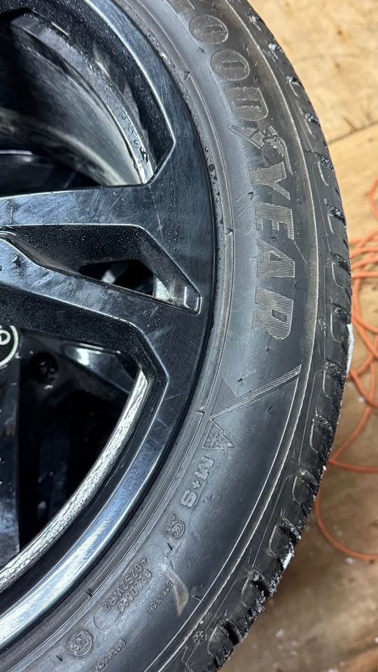 2026 Audi E Tron GT original OEM rims with winter tires - photo 2