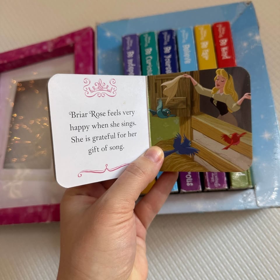 Disney Princess and Frozen Mini Board Books - photo 4