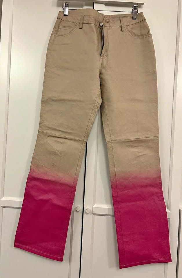 Hot girl Ombré leather pants!
