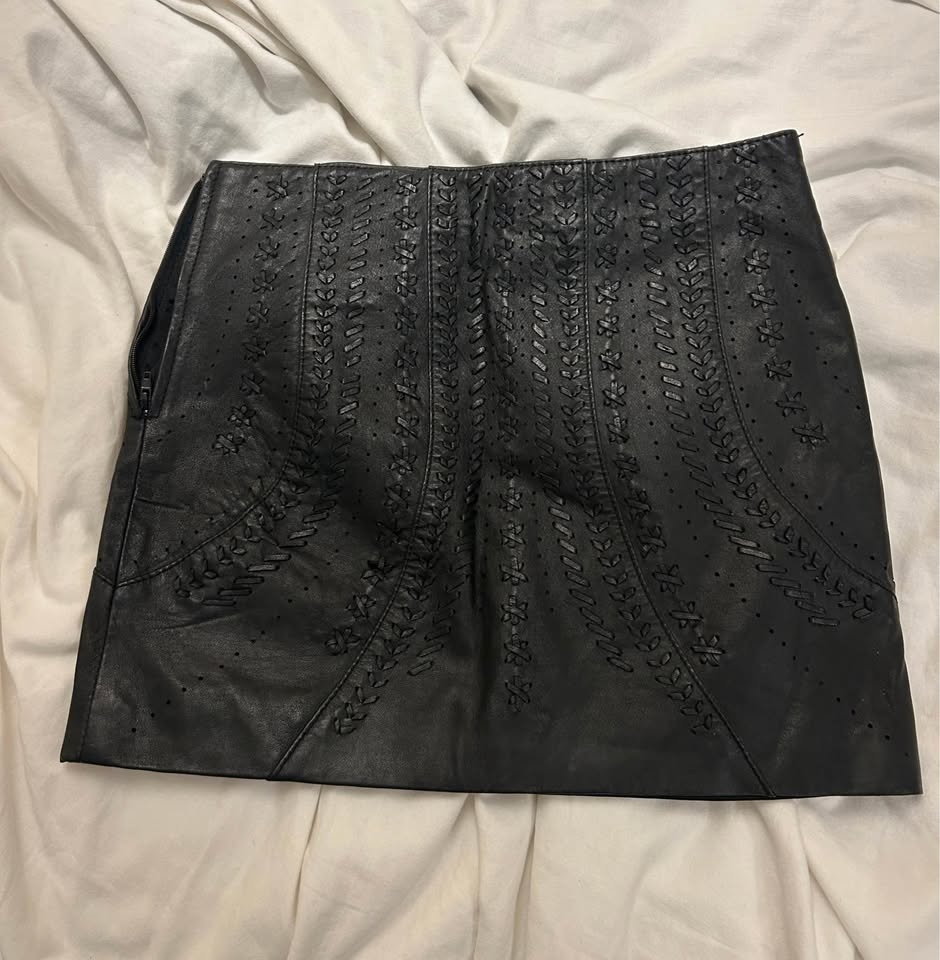 Vintage Danier Embroidered Mini skirt (2010s) - photo 3