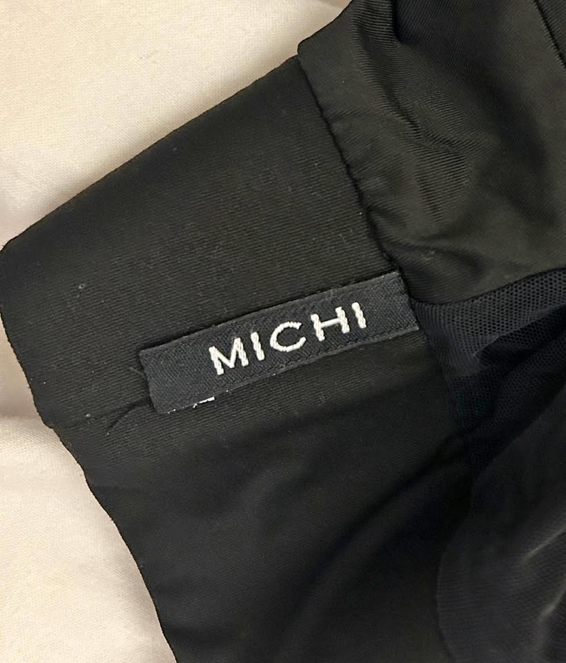 MICHINY - black long sleeve mesh Pilates cropped top