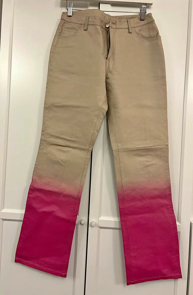 Hot girl Ombré leather pants!