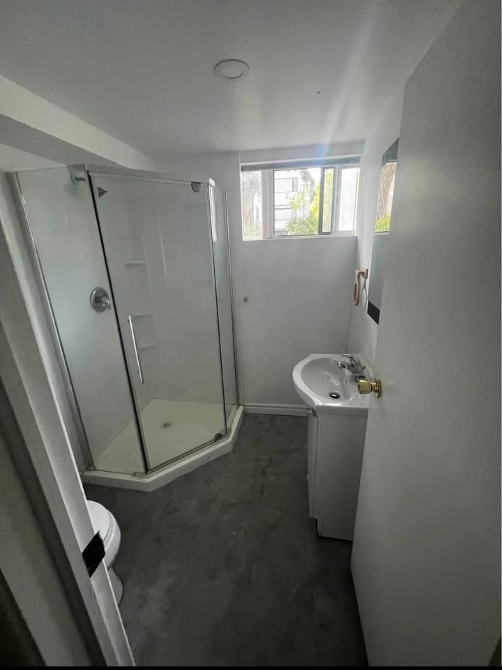 Private room for rent - photo 3
