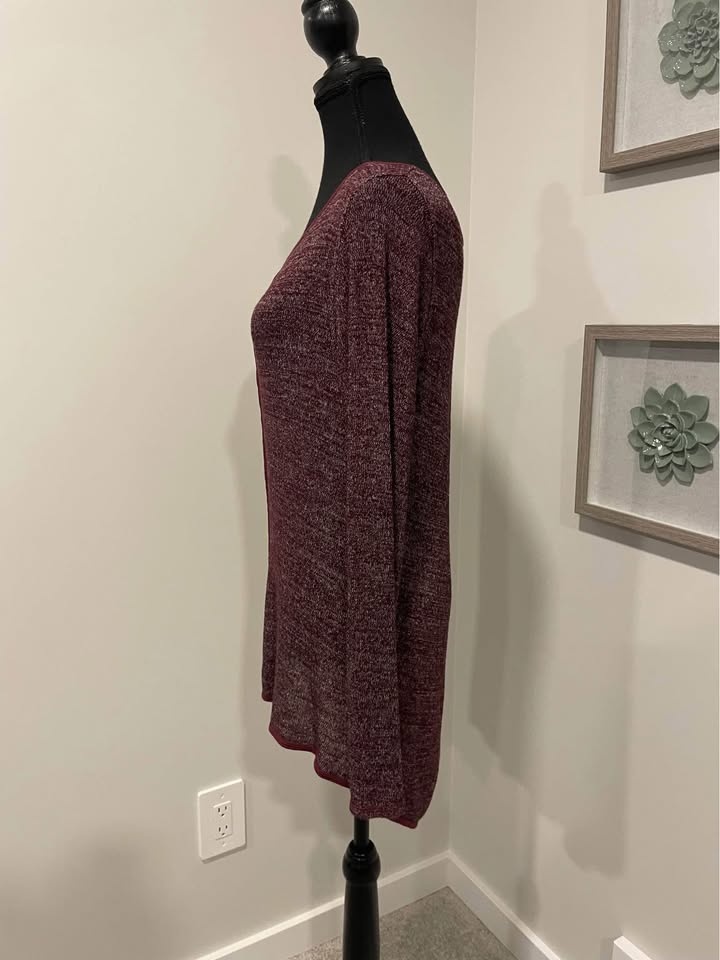 Never Worn! Hard Tail Maroon Slit-Back Sweater Size Medium - photo 2