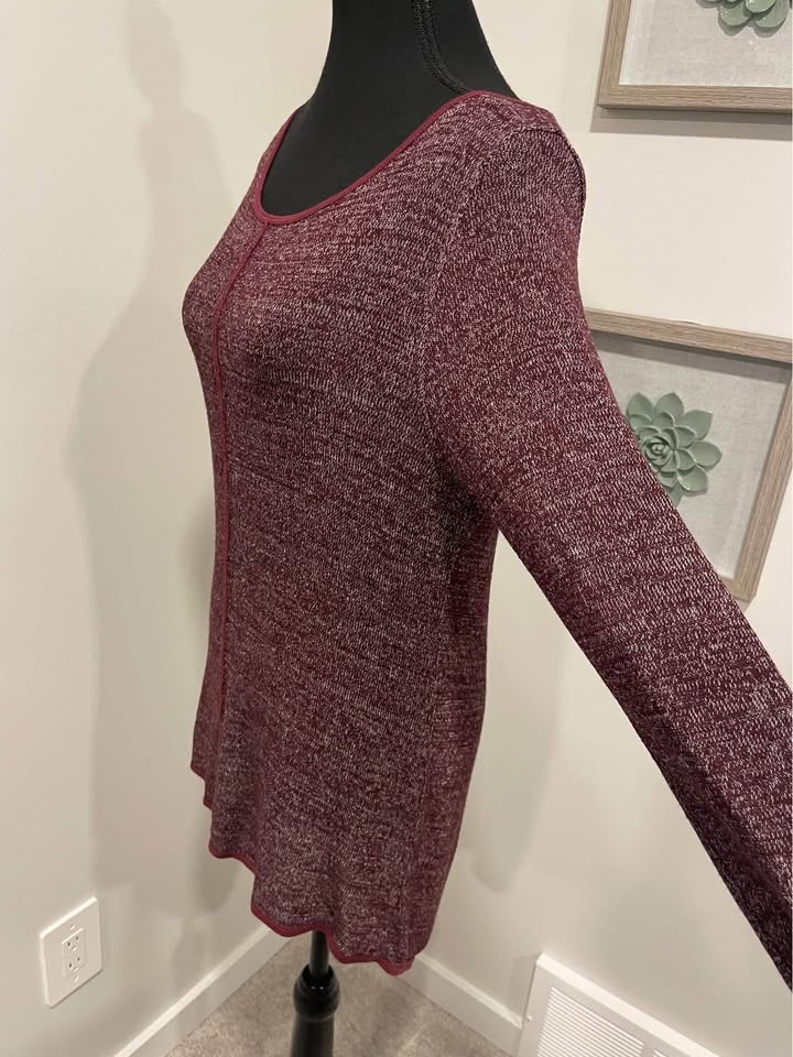 Never Worn! Hard Tail Maroon Slit-Back Sweater Size Medium - photo 3