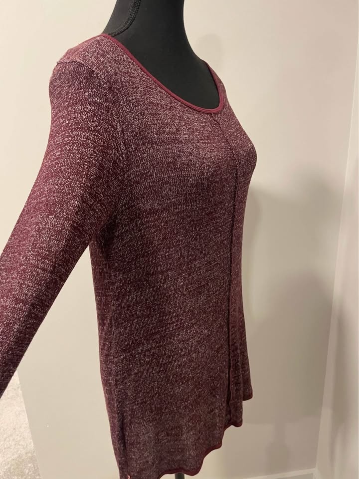 Never Worn! Hard Tail Maroon Slit-Back Sweater Size Medium - photo 5