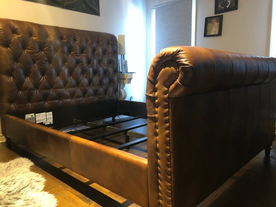 RESTORATION HARDWARE Chesterfield Leather Sleigh Bed - Queen - photo 4