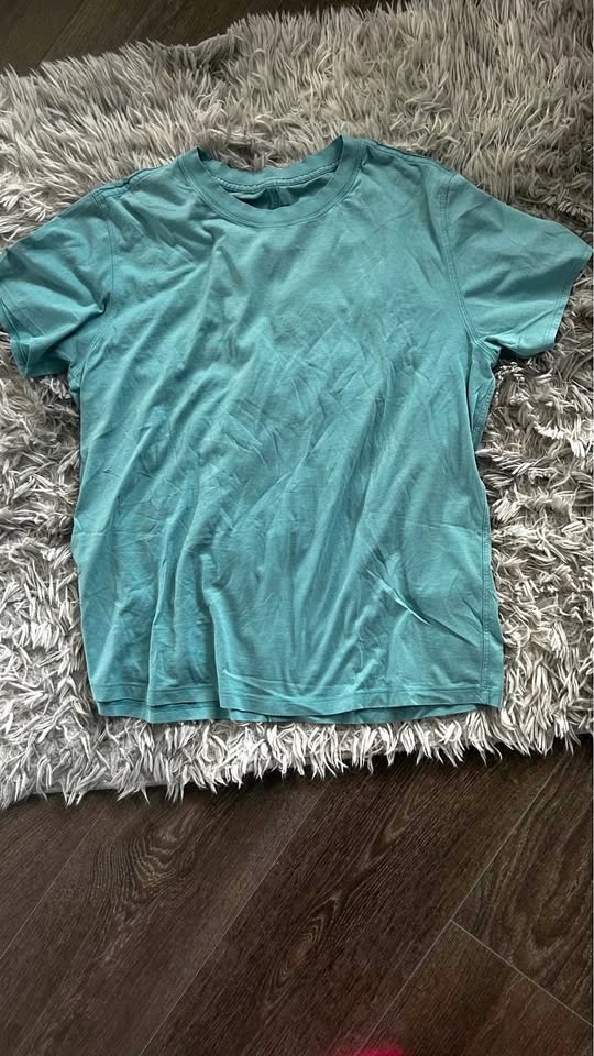 Lulu 🍋All yours cotton tee Size Medium