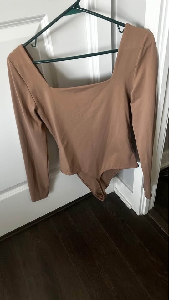 Babaton Contour Squareneck Bodysuit Size M - photo 2