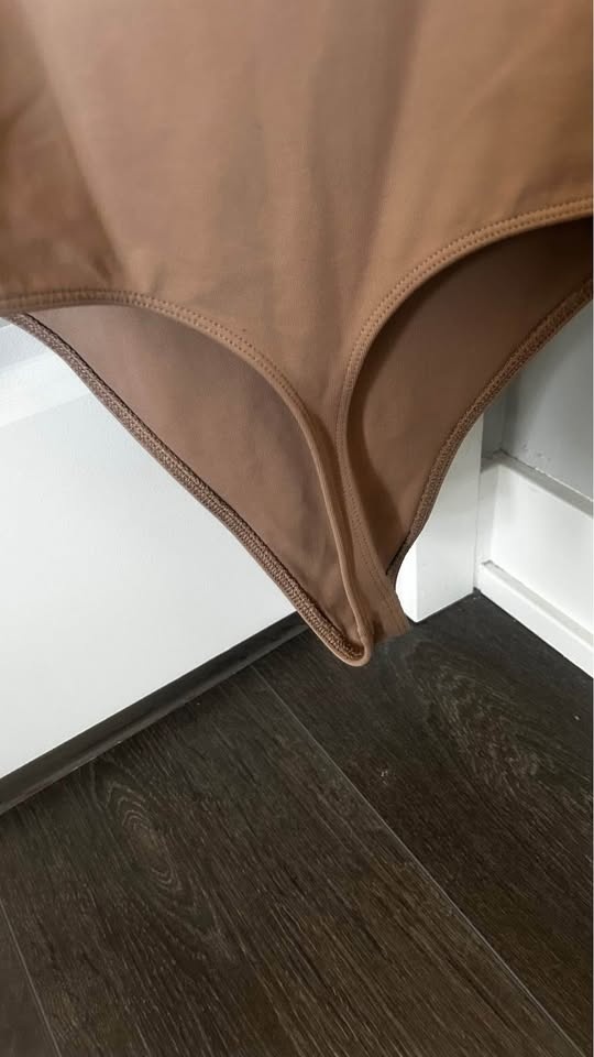 Babaton Contour Squareneck Bodysuit Size M - photo 4