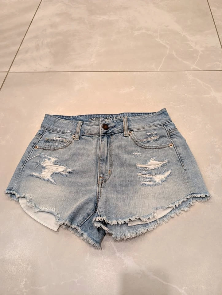 American Eagle Womens Light Blue Ripped Jean Shorts Size 2